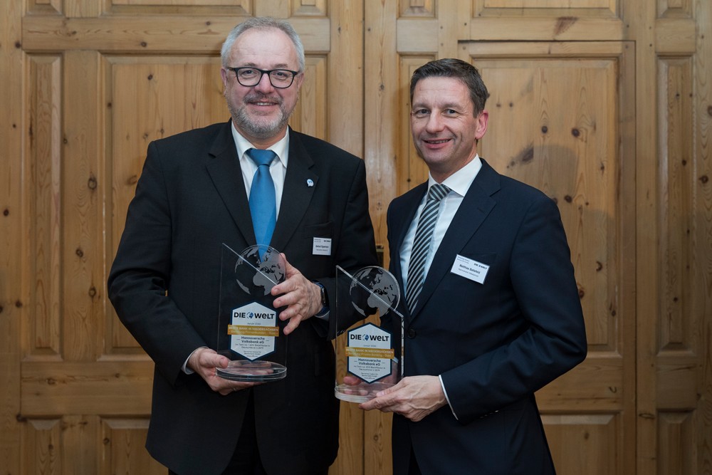 Gerhard Oppermann stellvertretender Vorstandssprecher Matthias Battefeld Vorstandsmitglied Hannoversche Volksbank eG