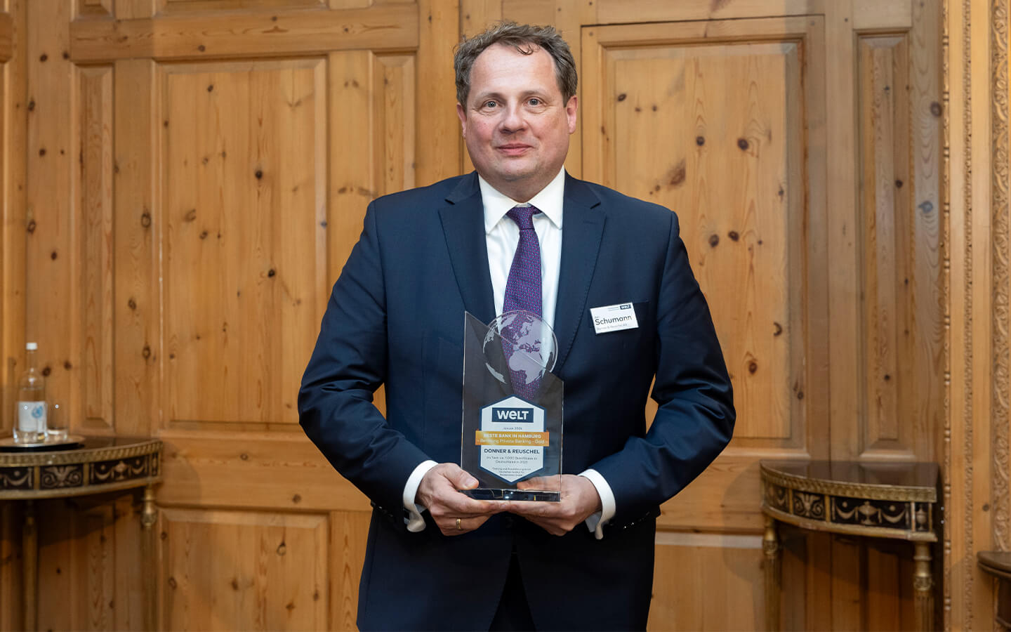 Jooern Schumann, Bankdirektor der Donner & Reuschel AG